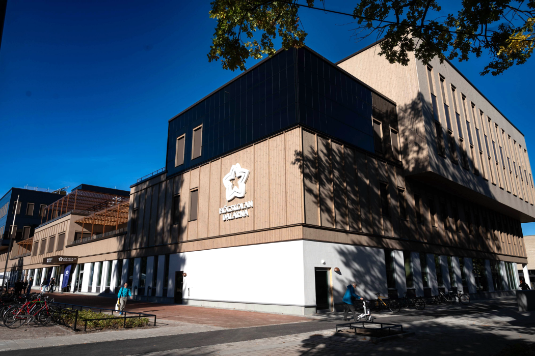 Campus Borlänge exterior in summer time